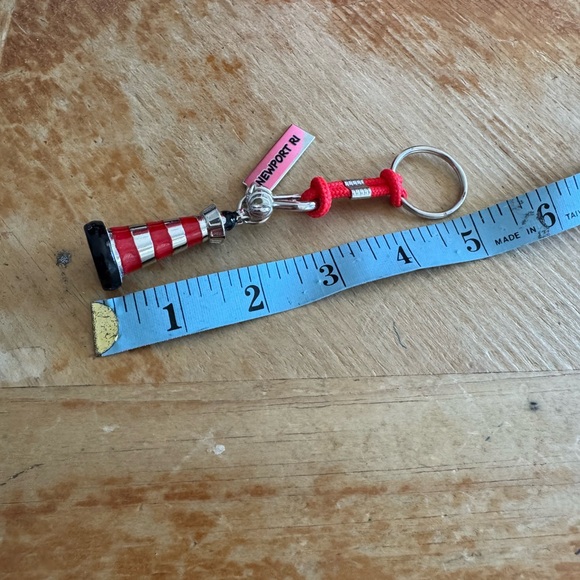 Cute Newport Rhode Island lighthouse keychain - Picture 3 of 5